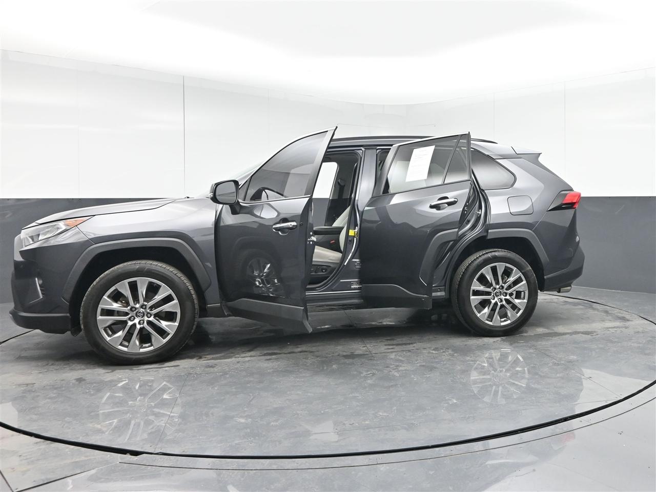 Toyota RAV4 Limited AWD 2019