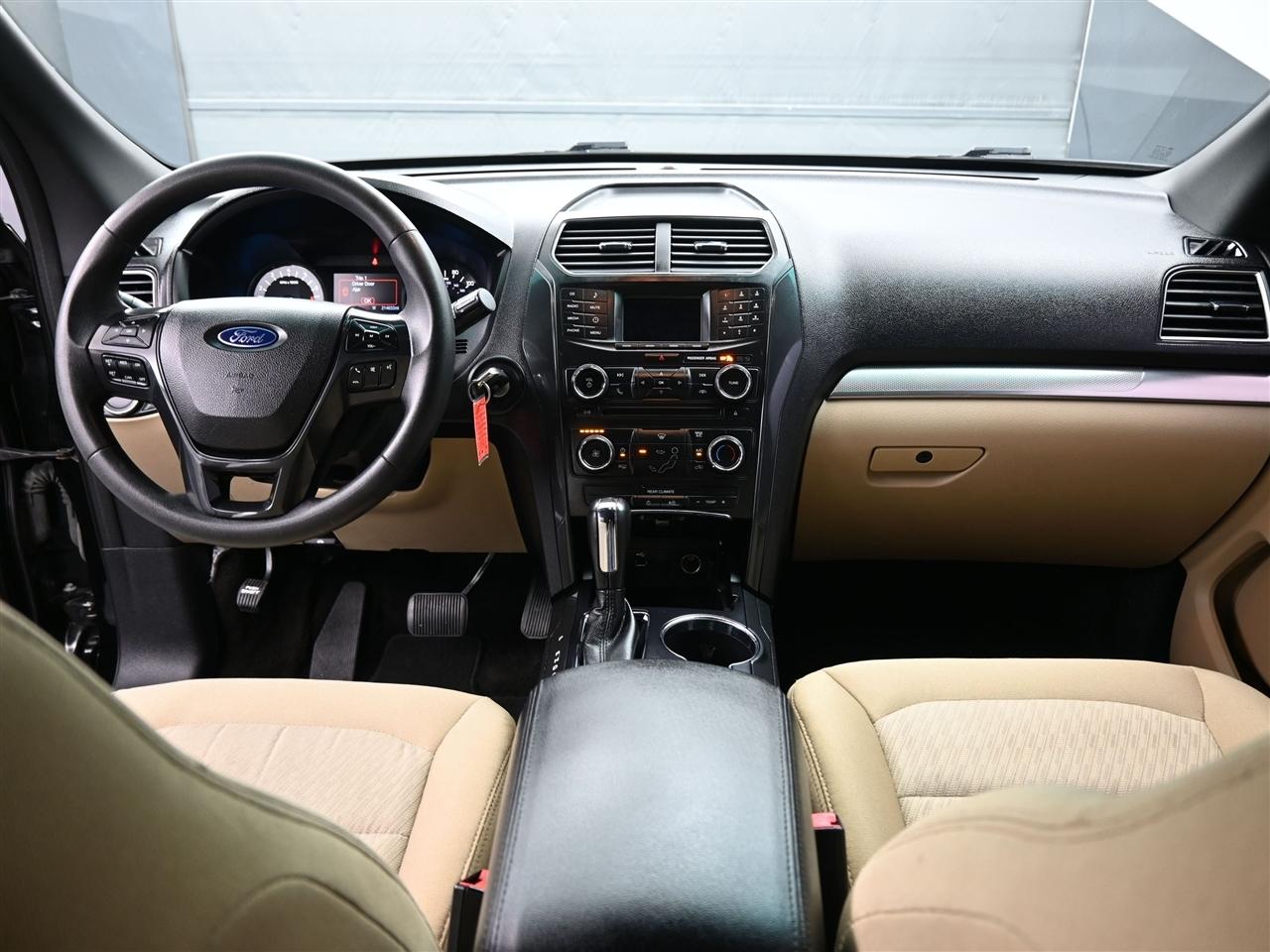 Ford Explorer Base 4WD 2016