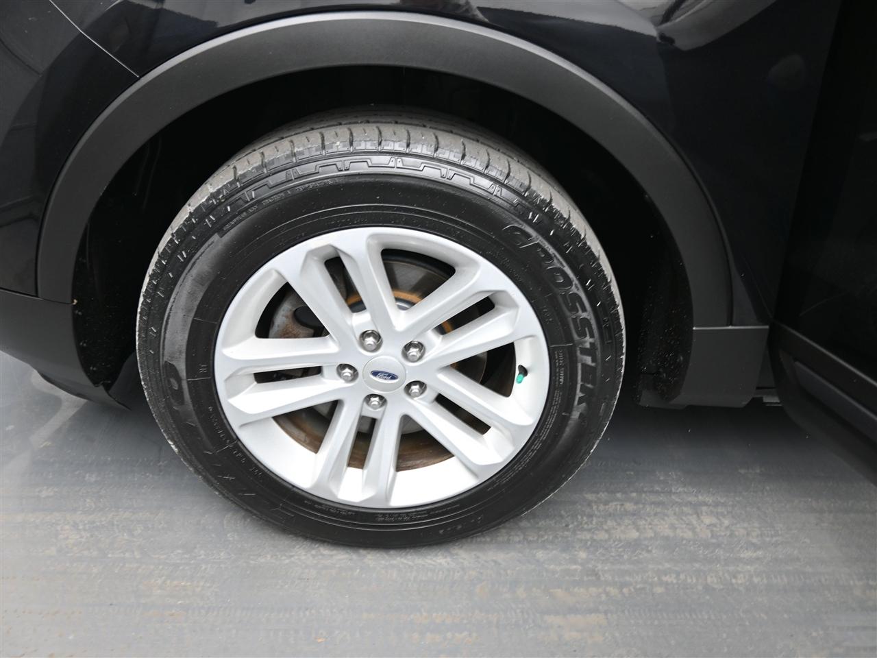 Ford Explorer Base 4WD 2016