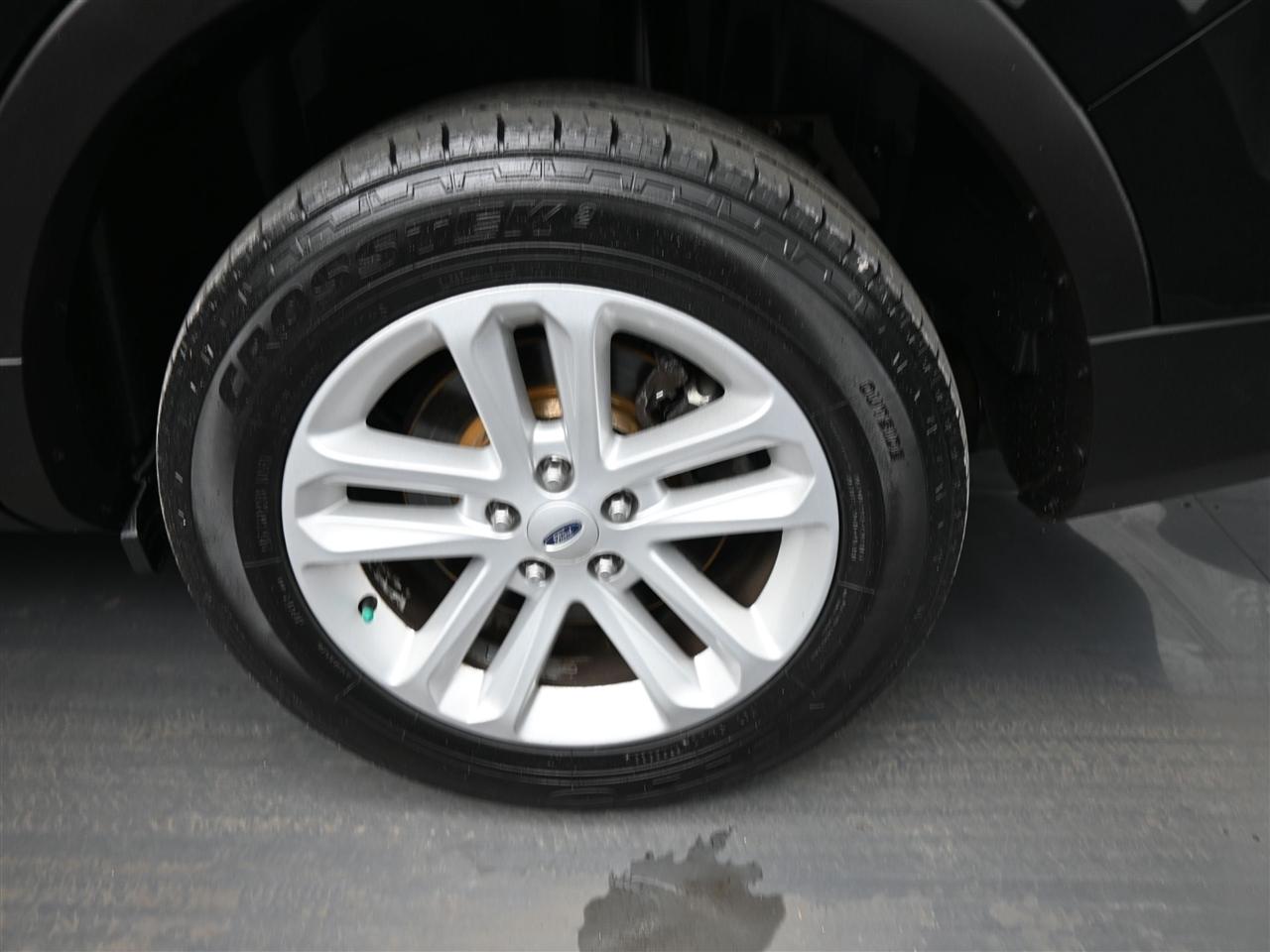 Ford Explorer Base 4WD 2016