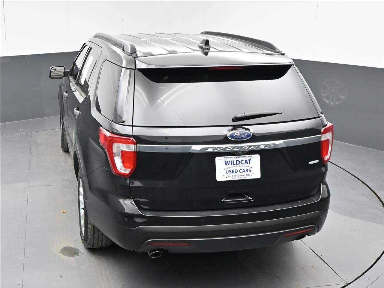 Ford Explorer Base 4WD 2016