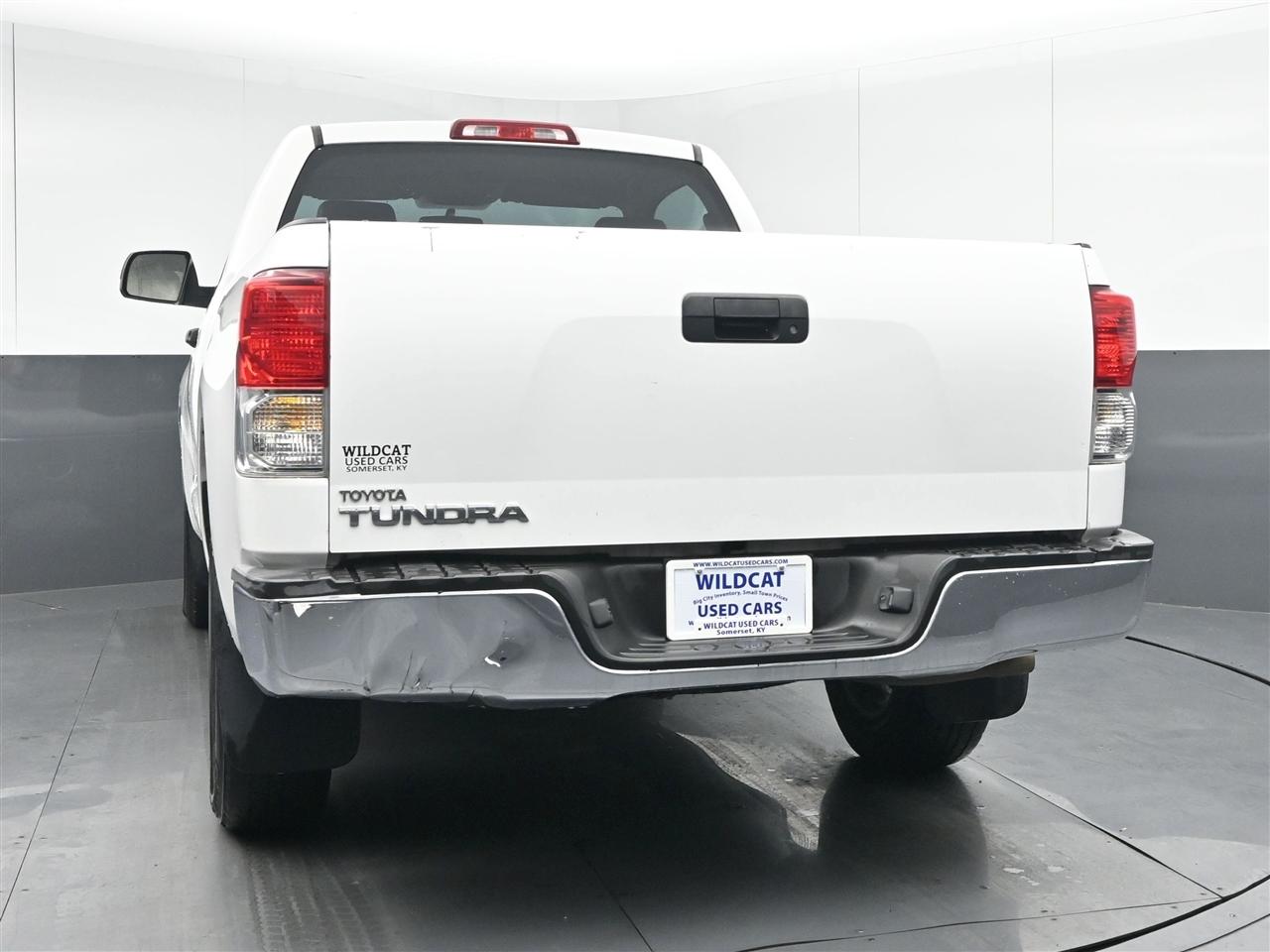 Toyota Tundra Tundra-Grade 4.0L 2WD 2011