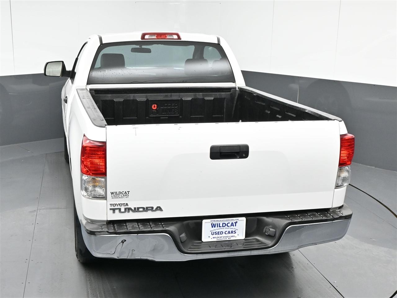 Toyota Tundra Tundra-Grade 4.0L 2WD 2011