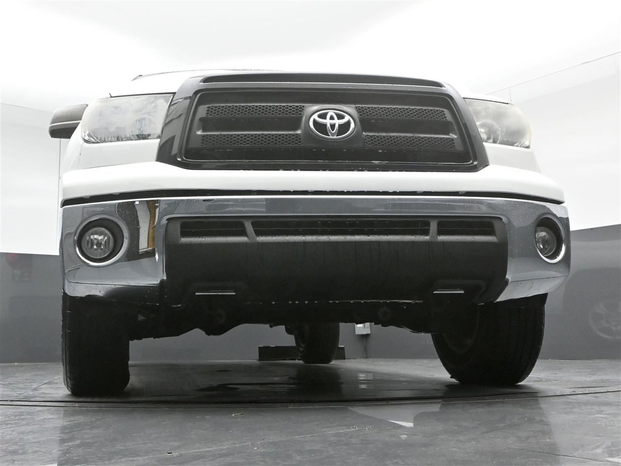 Toyota Tundra Tundra-Grade 4.0L 2WD 2011