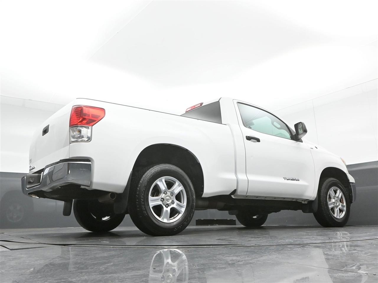 Toyota Tundra Tundra-Grade 4.0L 2WD 2011