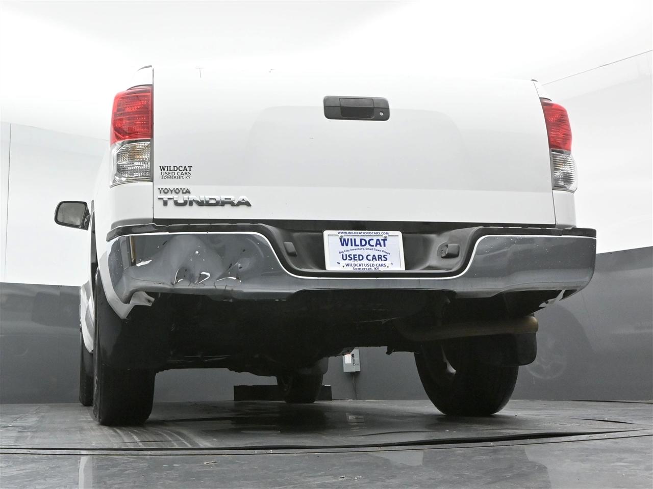 Toyota Tundra Tundra-Grade 4.0L 2WD 2011