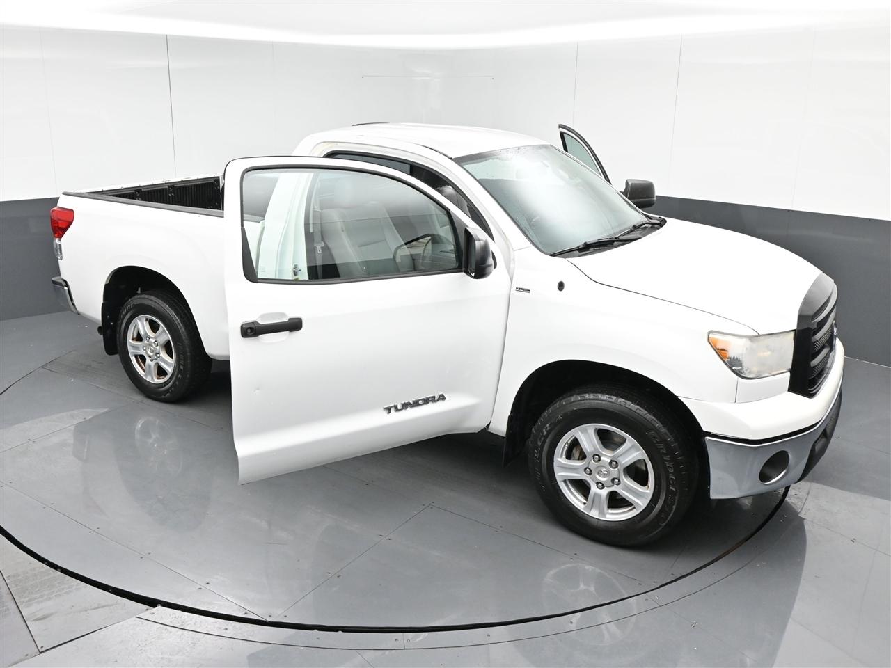 Toyota Tundra Tundra-Grade 4.0L 2WD 2011