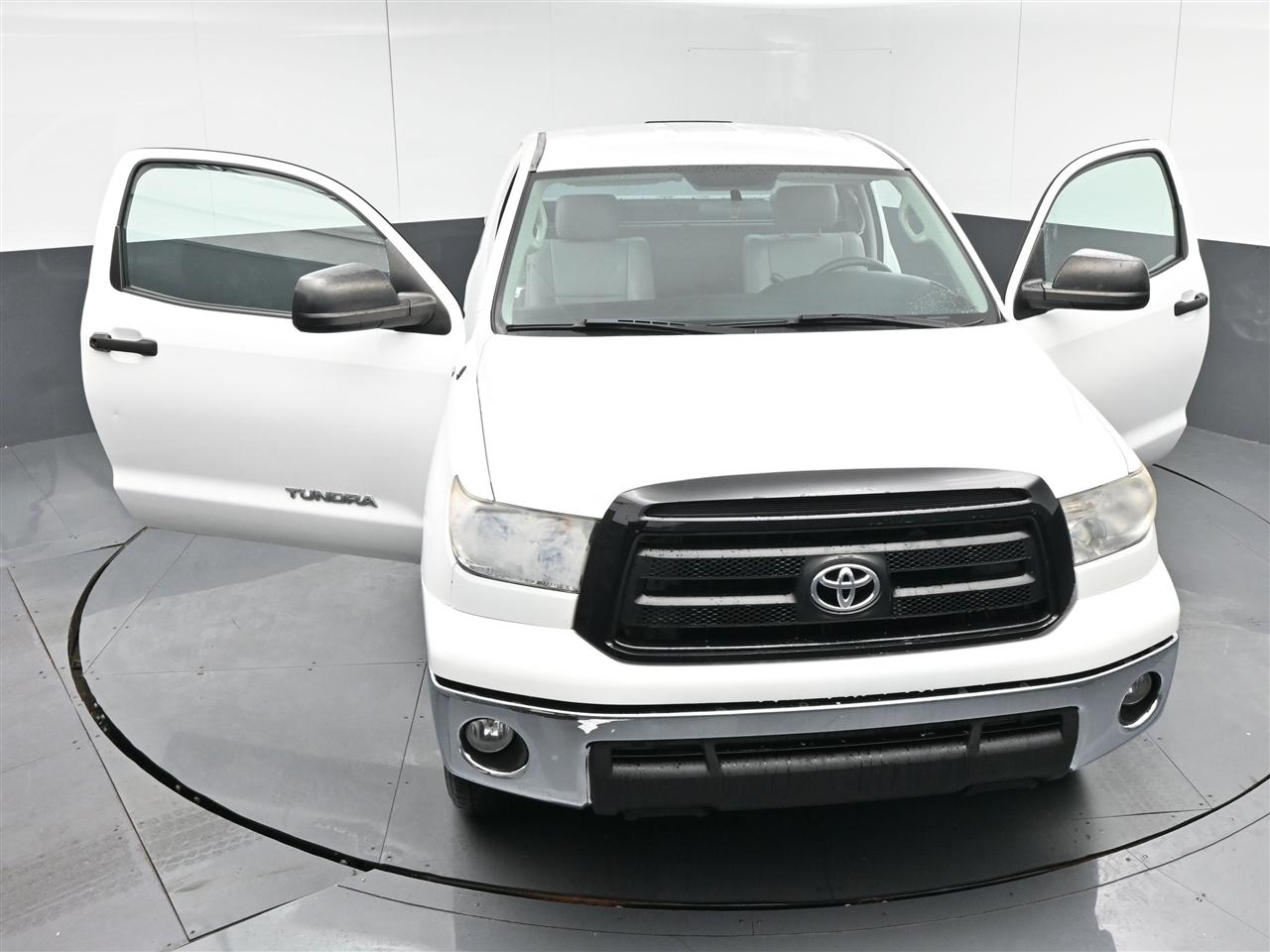 Toyota Tundra Tundra-Grade 4.0L 2WD 2011