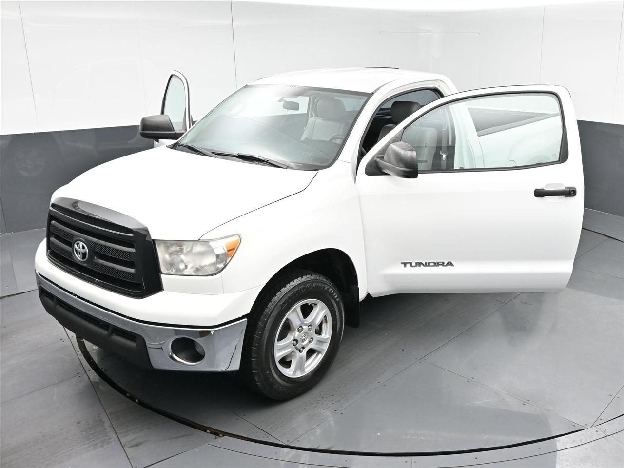 Toyota Tundra Tundra-Grade 4.0L 2WD 2011