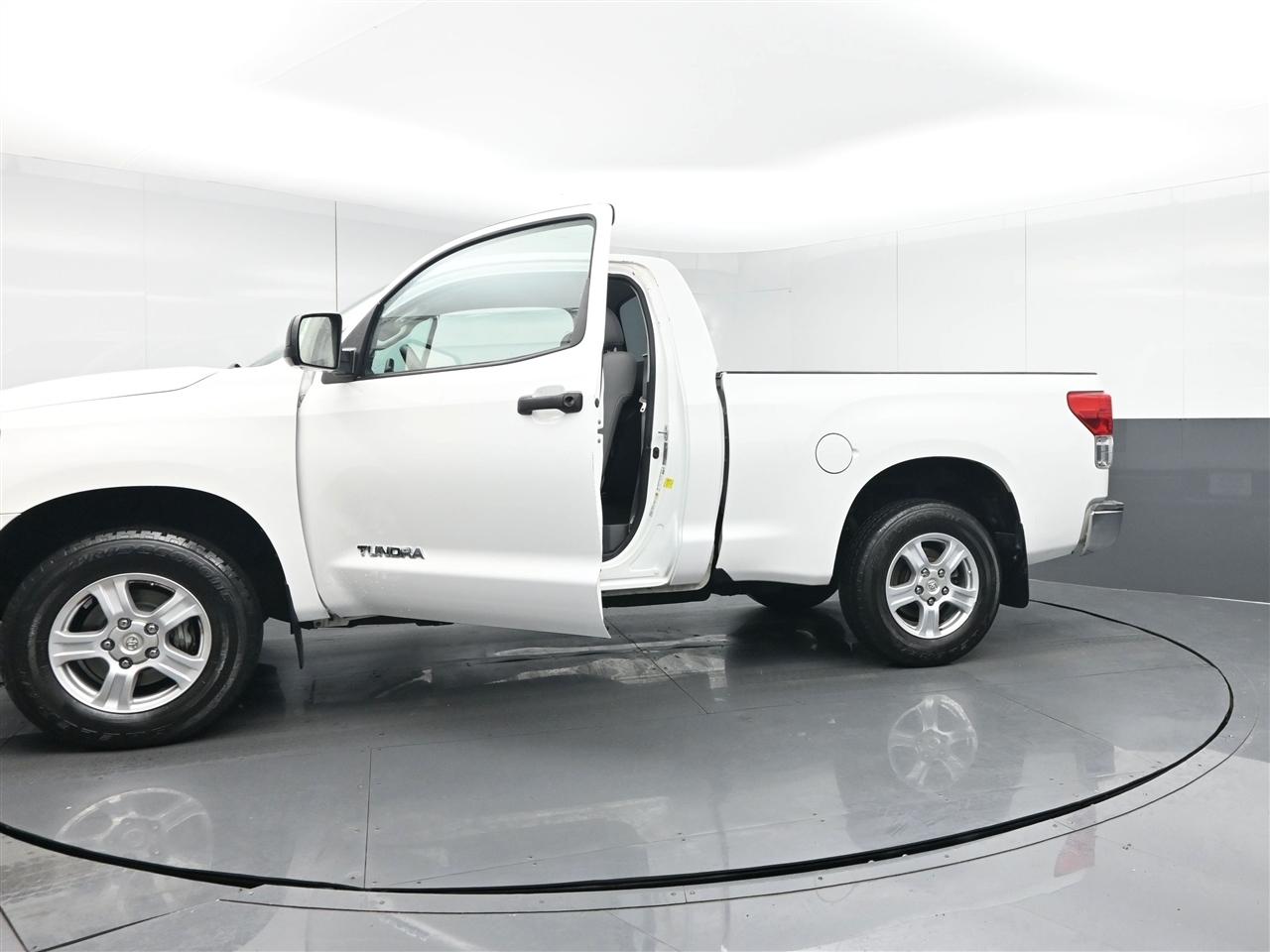 Toyota Tundra Tundra-Grade 4.0L 2WD 2011