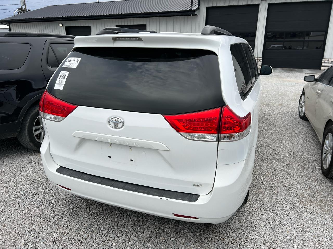 Toyota Sienna LE FWD 8-Passenger V6 2012