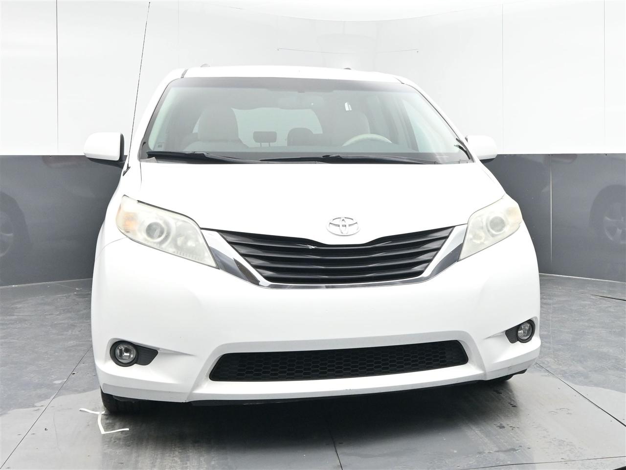Toyota Sienna LE FWD 8-Passenger V6 2012