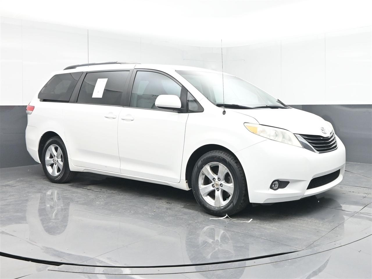 Toyota Sienna LE FWD 8-Passenger V6 2012