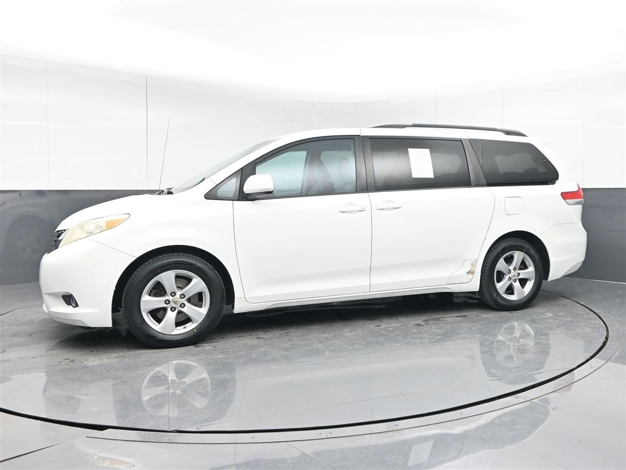 Toyota Sienna LE FWD 8-Passenger V6 2012