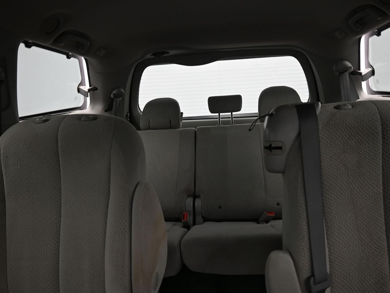 Toyota Sienna LE FWD 8-Passenger V6 2012