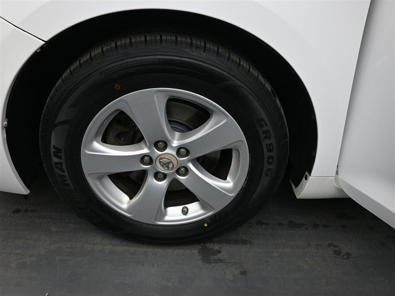 Toyota Sienna LE FWD 8-Passenger V6 2012