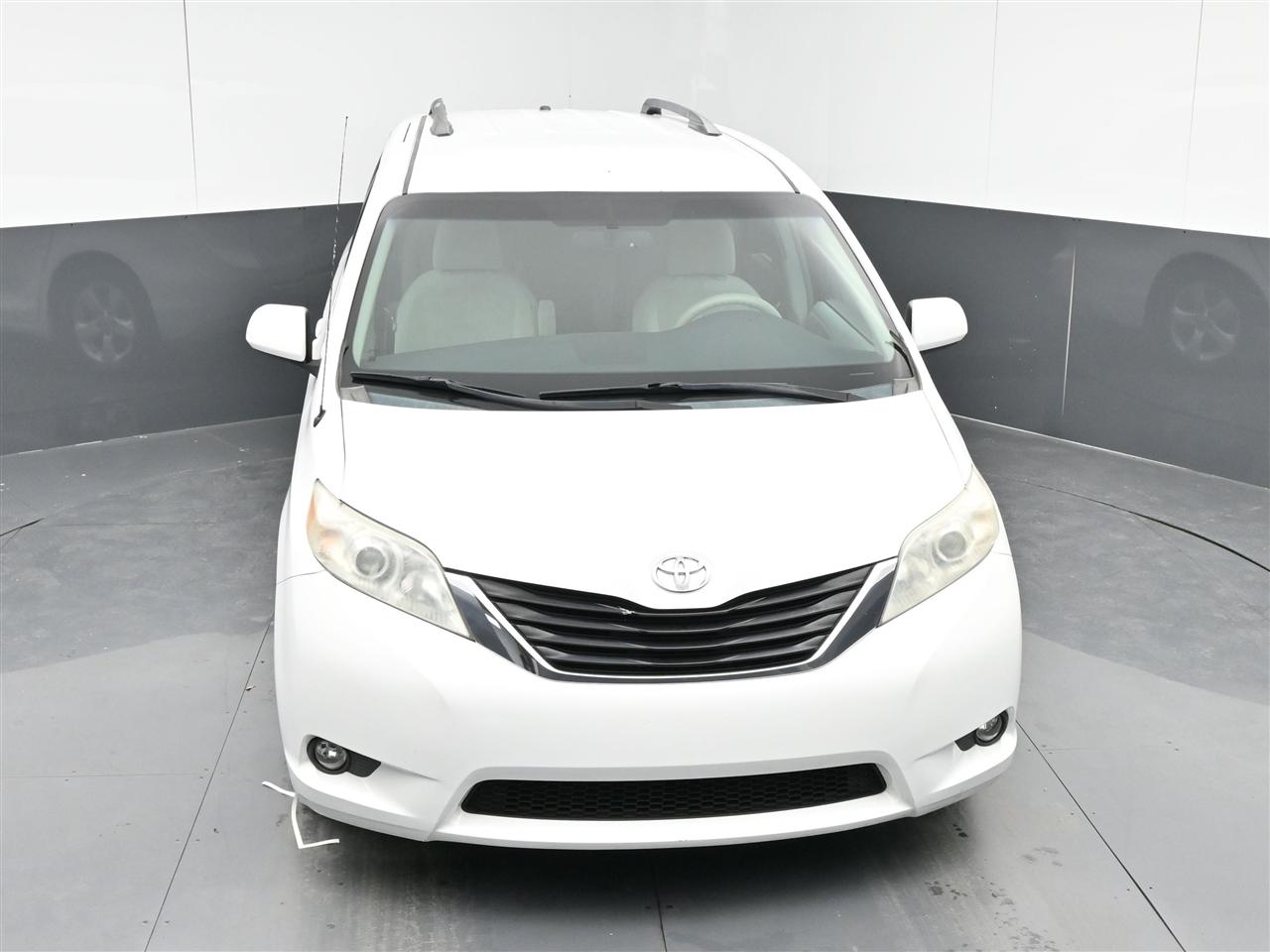 Toyota Sienna LE FWD 8-Passenger V6 2012