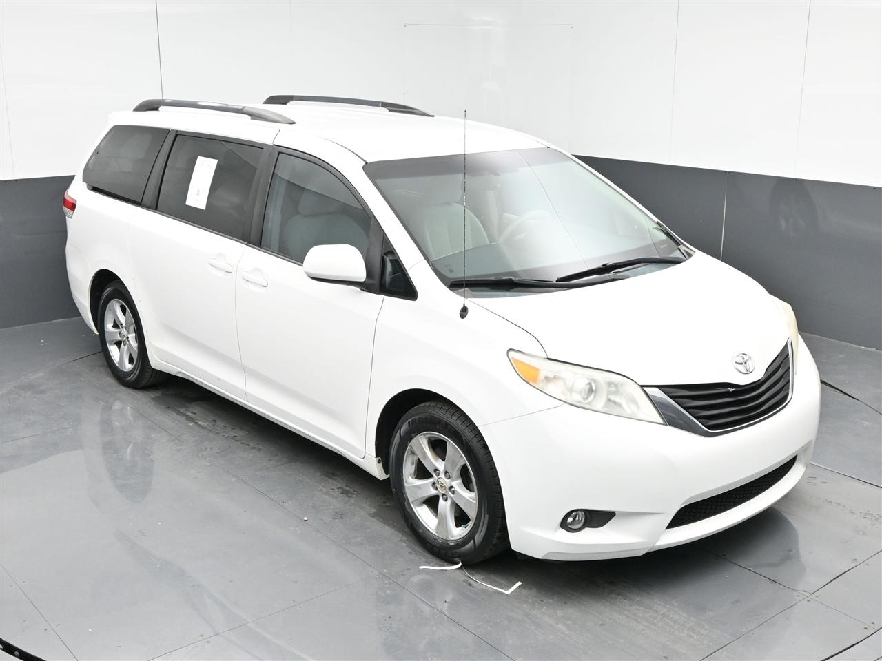 Toyota Sienna LE FWD 8-Passenger V6 2012