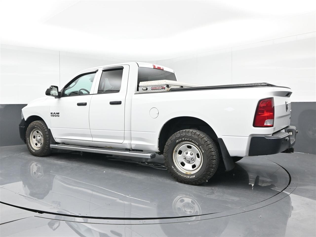 RAM 1500 Tradesman Quad Cab 4WD 2017