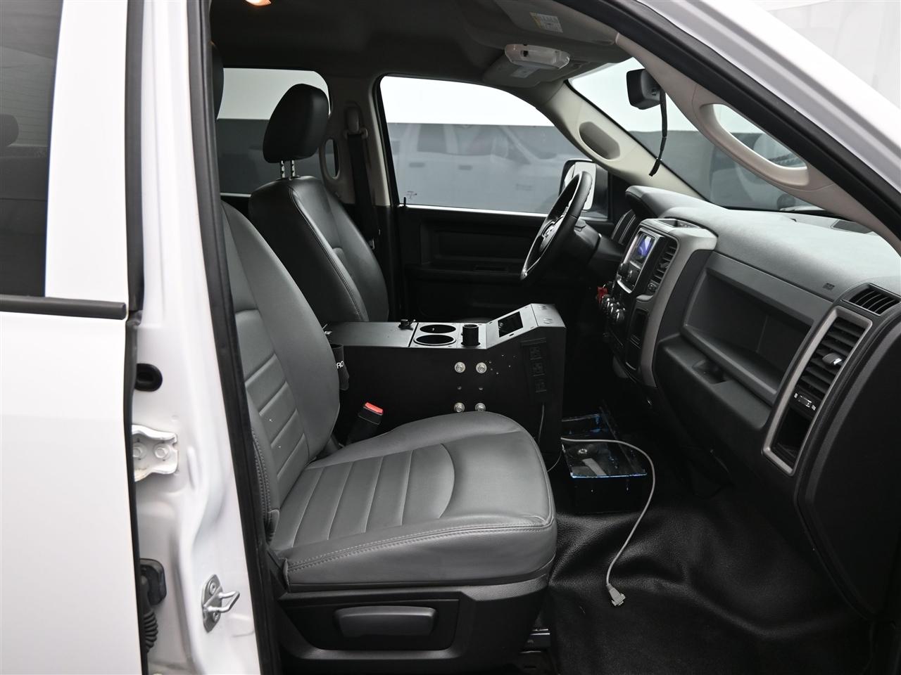 RAM 1500 Tradesman Quad Cab 4WD 2017