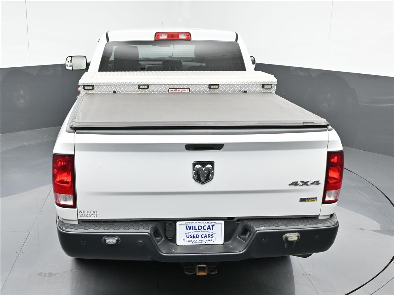 RAM 1500 Tradesman Quad Cab 4WD 2017