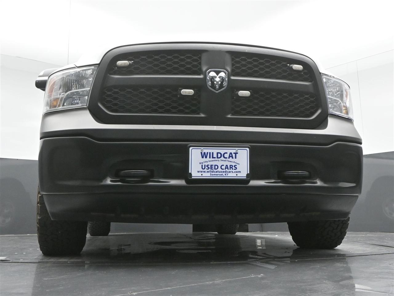 RAM 1500 Tradesman Quad Cab 4WD 2017