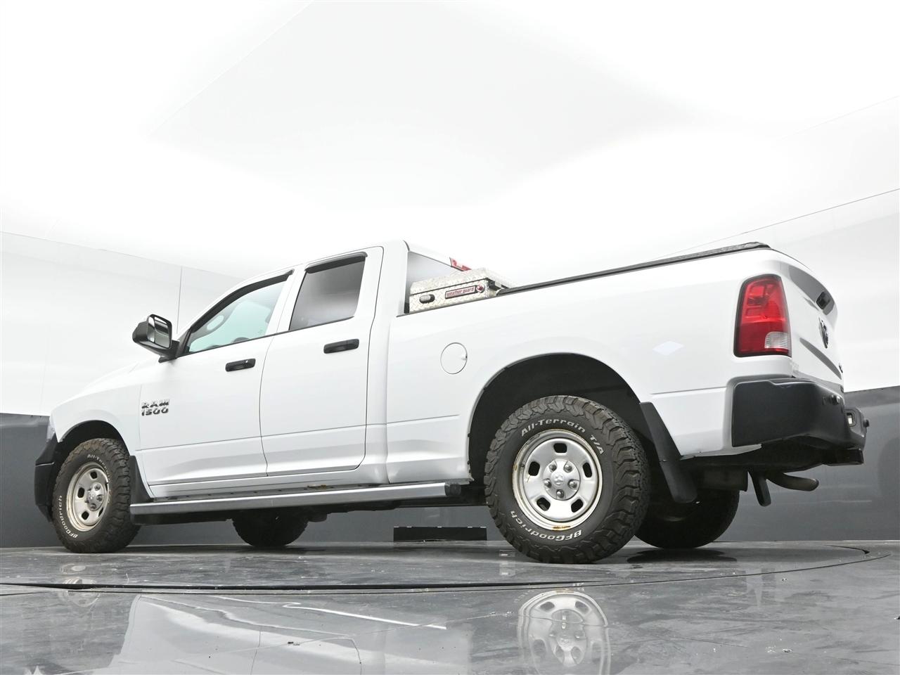 RAM 1500 Tradesman Quad Cab 4WD 2017