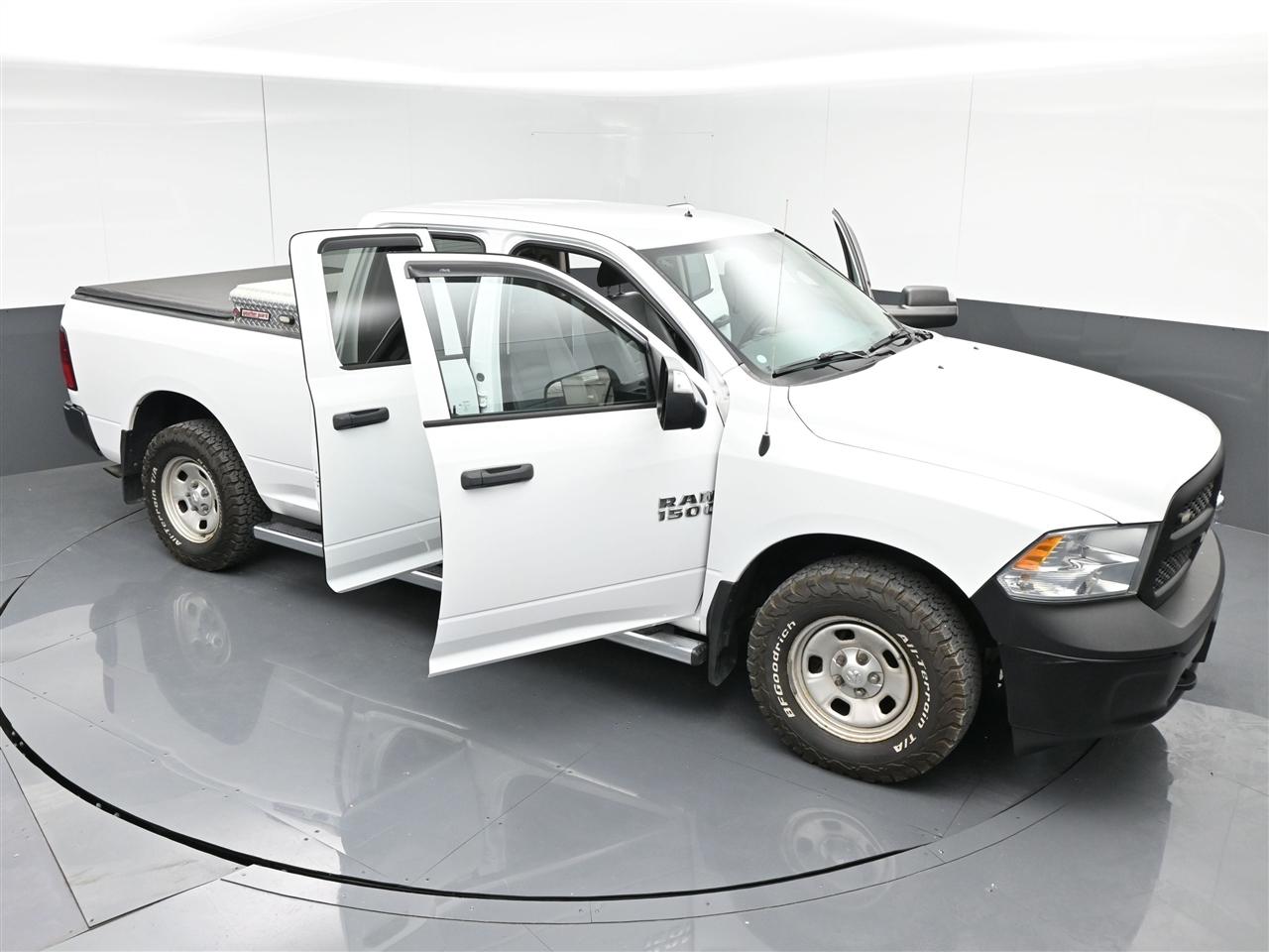 RAM 1500 Tradesman Quad Cab 4WD 2017