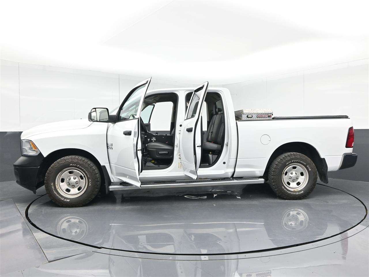 RAM 1500 Tradesman Quad Cab 4WD 2017