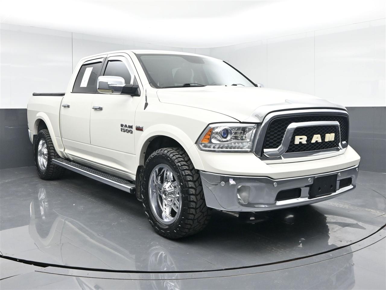 2017 RAM 1500 Laramie Crew Cab SWB 4WD