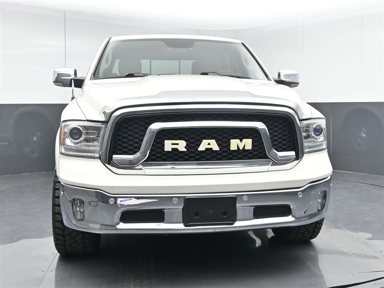 RAM 1500 Laramie Crew Cab SWB 4WD 2017