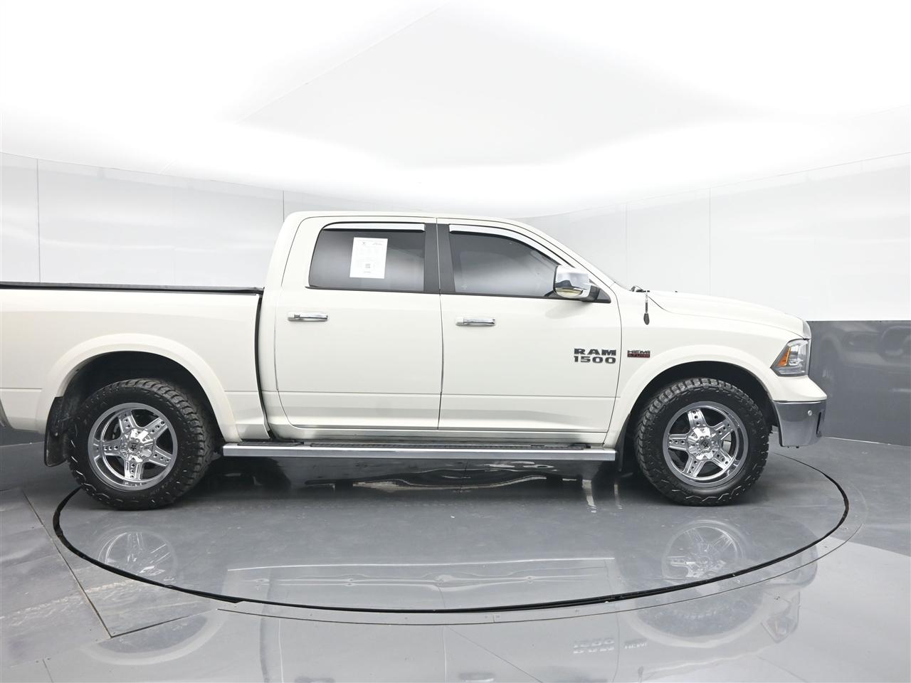 RAM 1500 Laramie Crew Cab SWB 4WD 2017