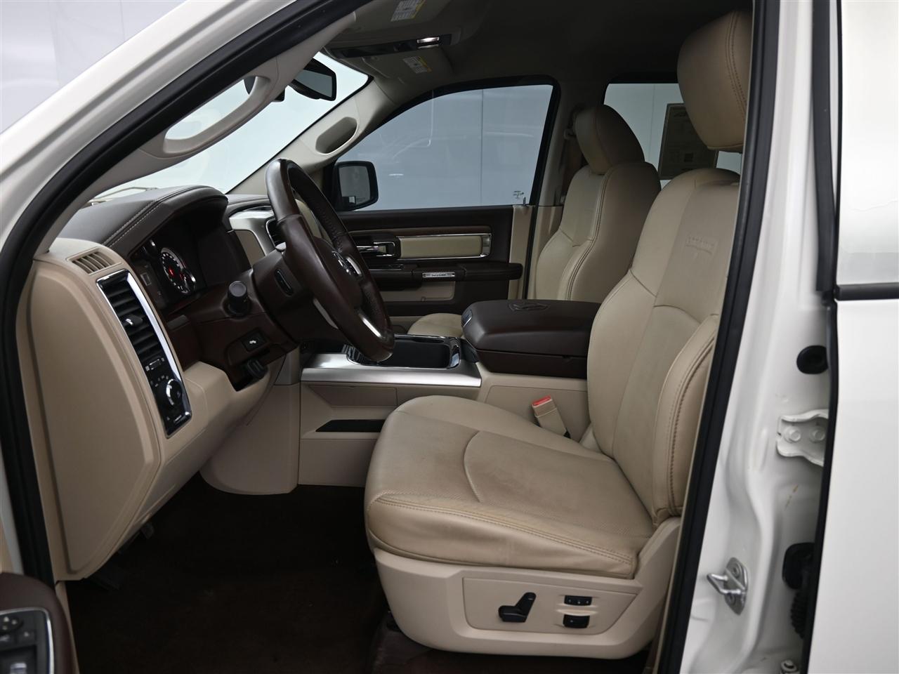 RAM 1500 Laramie Crew Cab SWB 4WD 2017