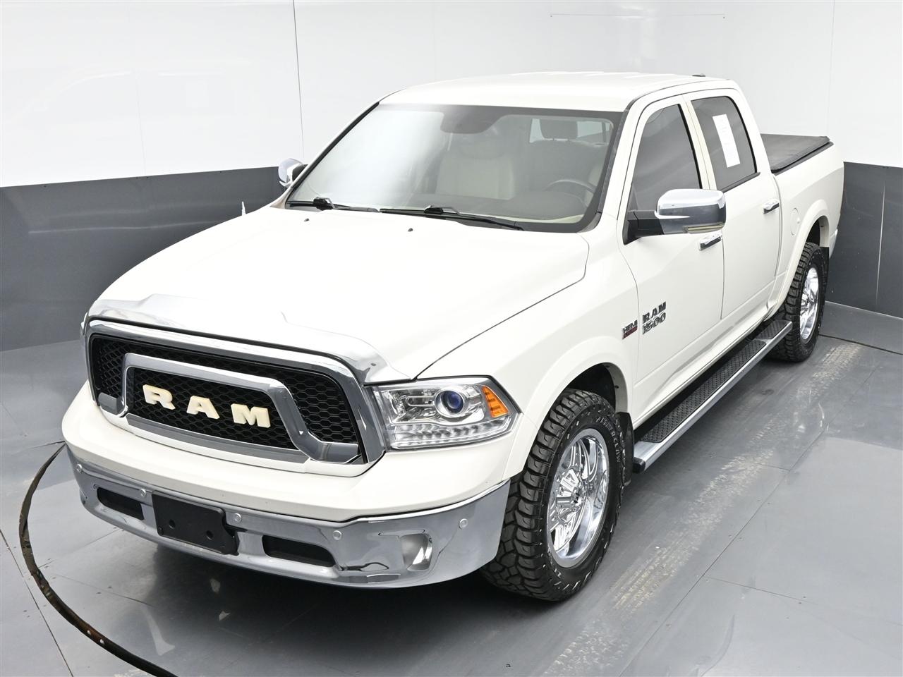 RAM 1500 Laramie Crew Cab SWB 4WD 2017