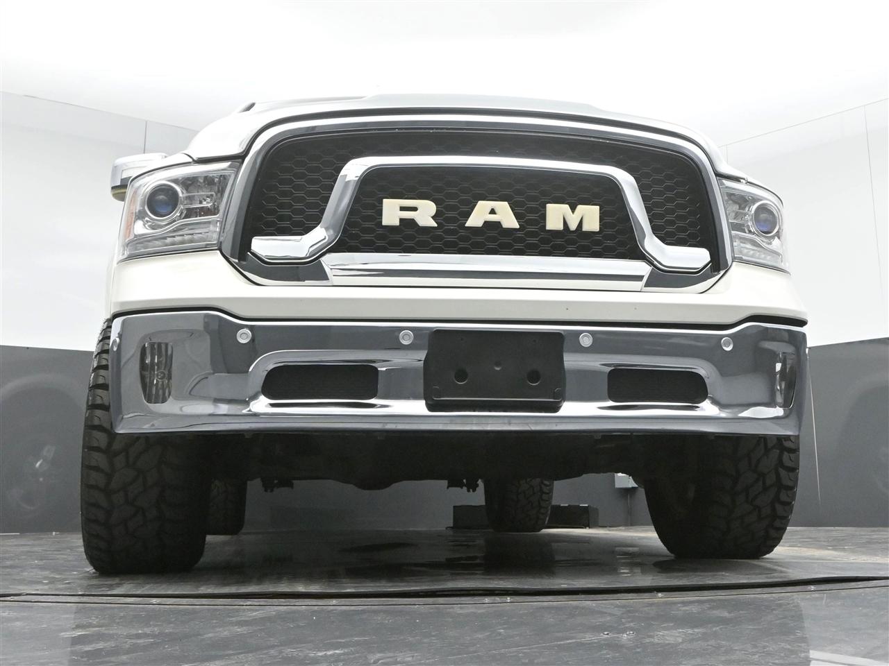 RAM 1500 Laramie Crew Cab SWB 4WD 2017