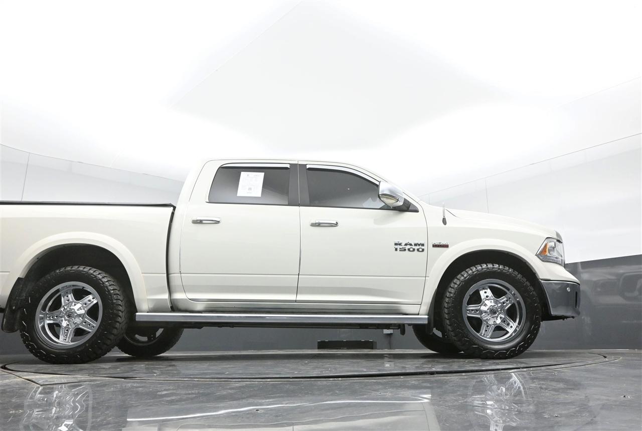 RAM 1500 Laramie Crew Cab SWB 4WD 2017