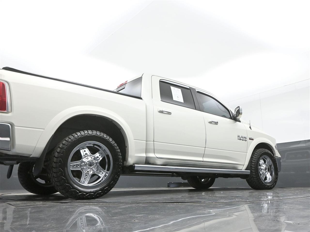 RAM 1500 Laramie Crew Cab SWB 4WD 2017