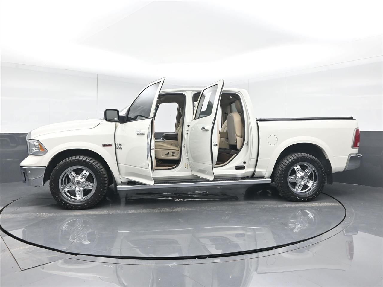 RAM 1500 Laramie Crew Cab SWB 4WD 2017