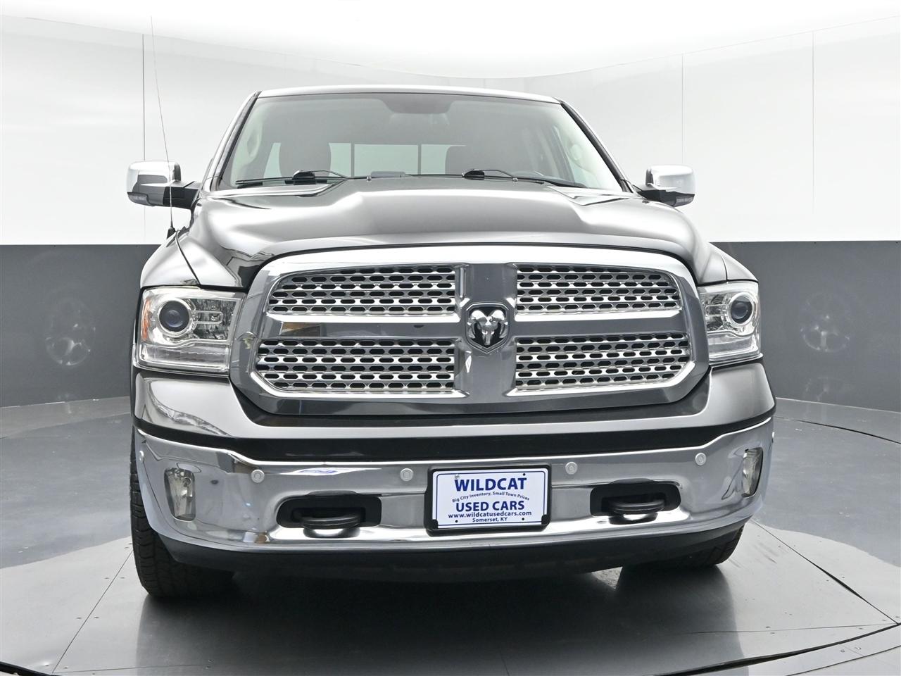 RAM 1500 Laramie Crew Cab SWB 4WD 2017