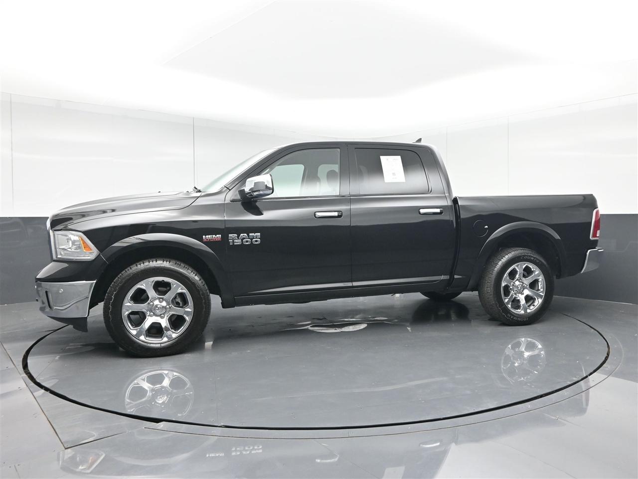 RAM 1500 Laramie Crew Cab SWB 4WD 2017