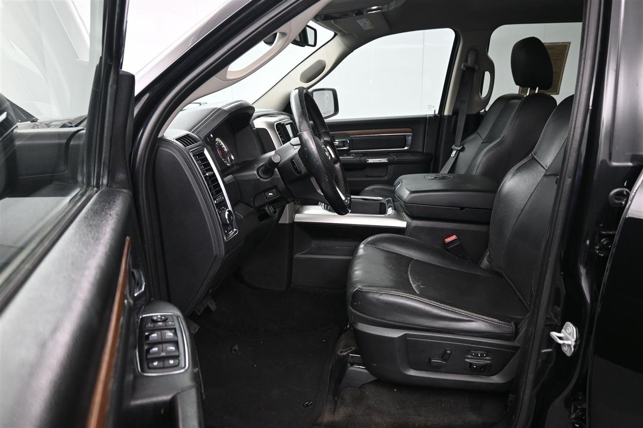 RAM 1500 Laramie Crew Cab SWB 4WD 2017