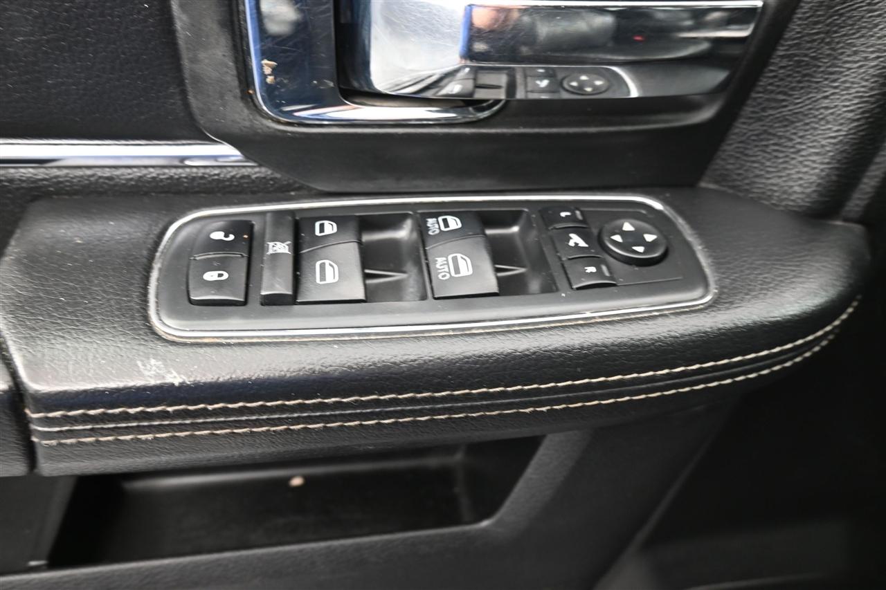 RAM 1500 Laramie Crew Cab SWB 4WD 2017
