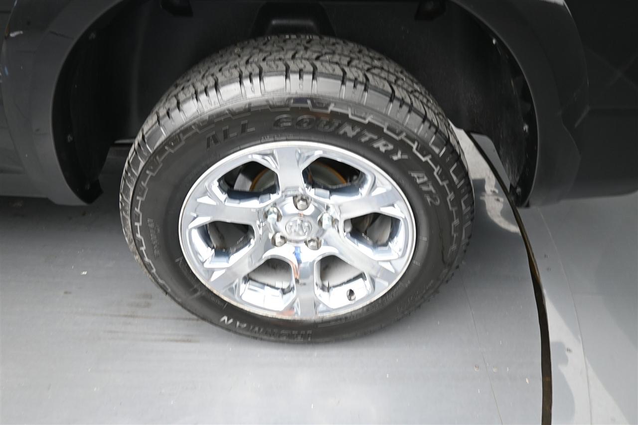 RAM 1500 Laramie Crew Cab SWB 4WD 2017