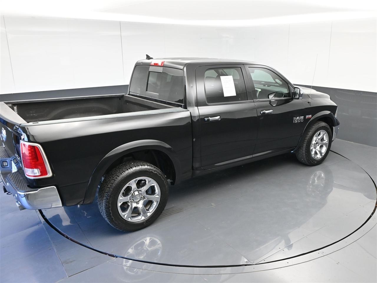 RAM 1500 Laramie Crew Cab SWB 4WD 2017