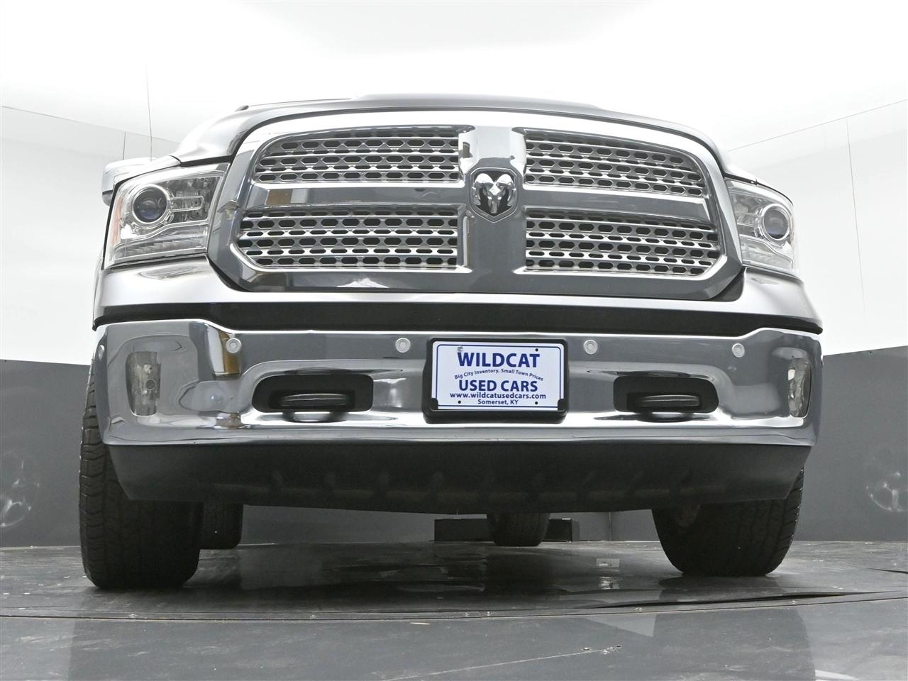 RAM 1500 Laramie Crew Cab SWB 4WD 2017