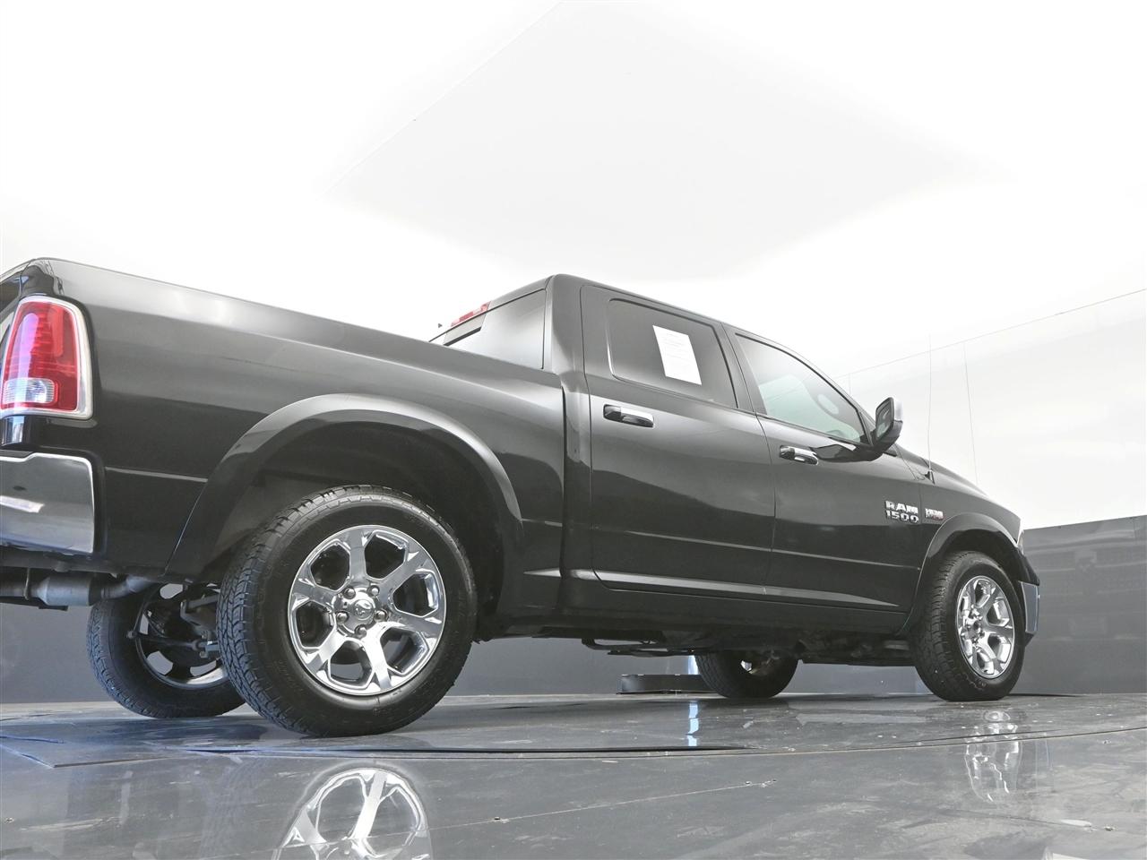 RAM 1500 Laramie Crew Cab SWB 4WD 2017