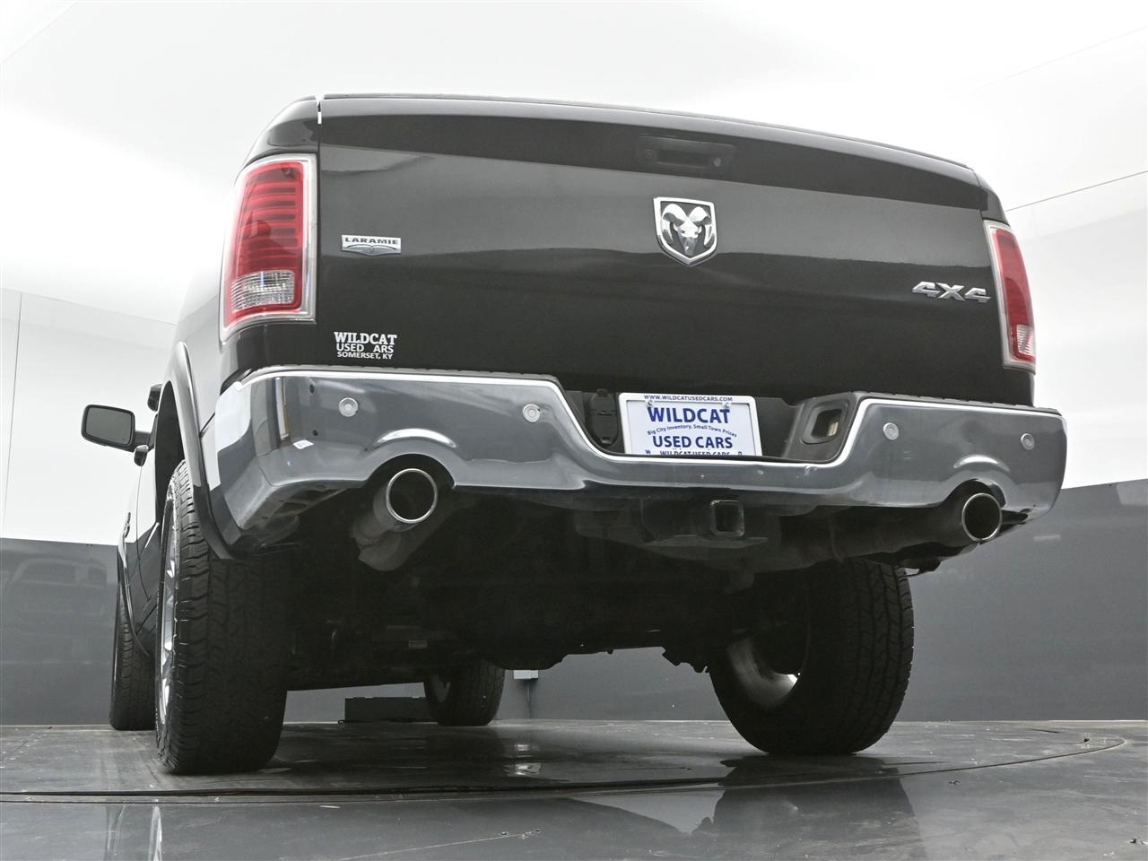 RAM 1500 Laramie Crew Cab SWB 4WD 2017