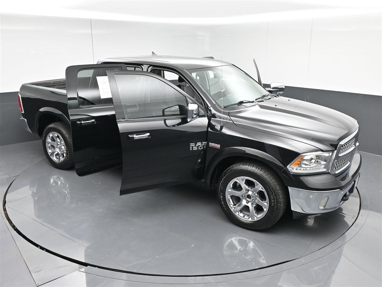 RAM 1500 Laramie Crew Cab SWB 4WD 2017