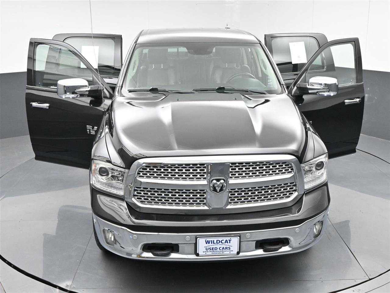 RAM 1500 Laramie Crew Cab SWB 4WD 2017