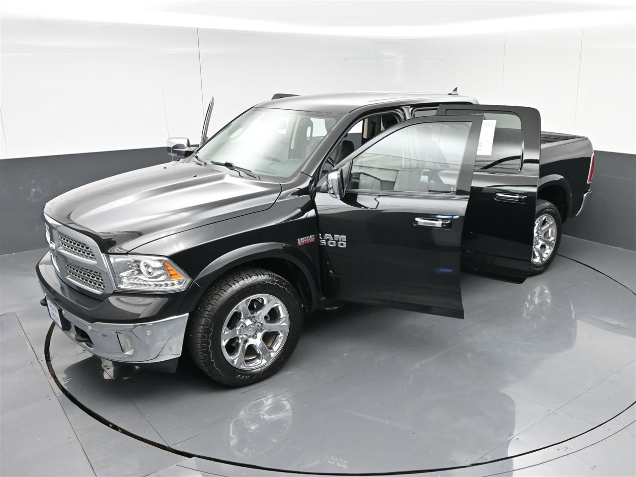 RAM 1500 Laramie Crew Cab SWB 4WD 2017